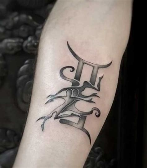 Signo geminis tatuaje hombre